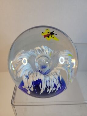 VTG Paperweight Art Glass Butterfly’s Flowers Controlled Bubbles 3.5" MCM (M)
